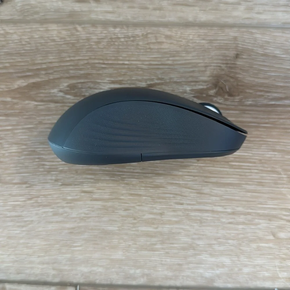 Logi Tech Wireless Mouse